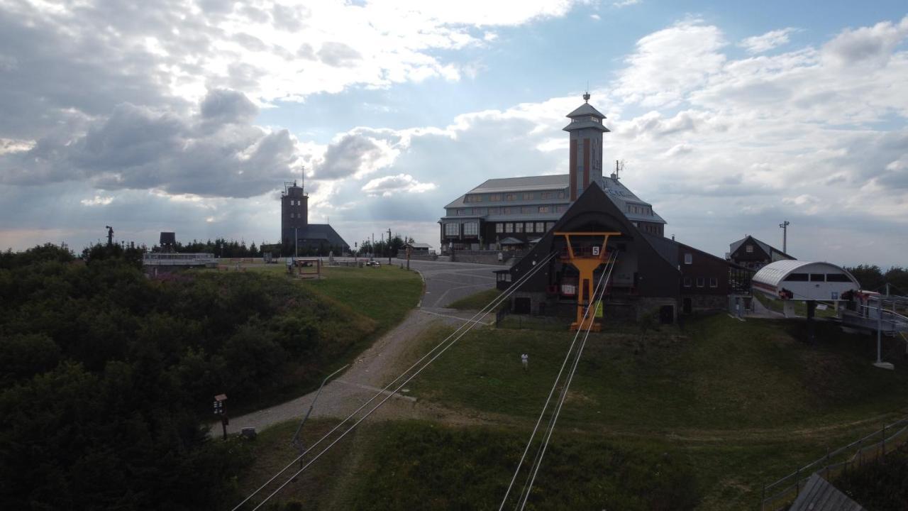Ferienwohnungen Zauberberg, Schneehase & Glitzerhirsch Oberwiesenthal Exterior foto